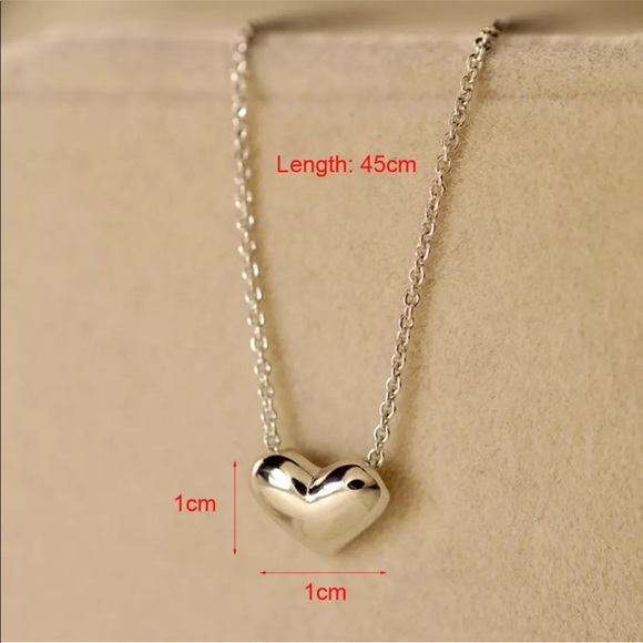 NEW! GOLD HEART SHAPED NECKLACE LOVE - Picture 2 of 2